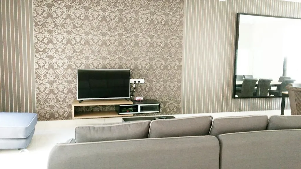 Shamrock Villa 9 峇都丁宜 度假居